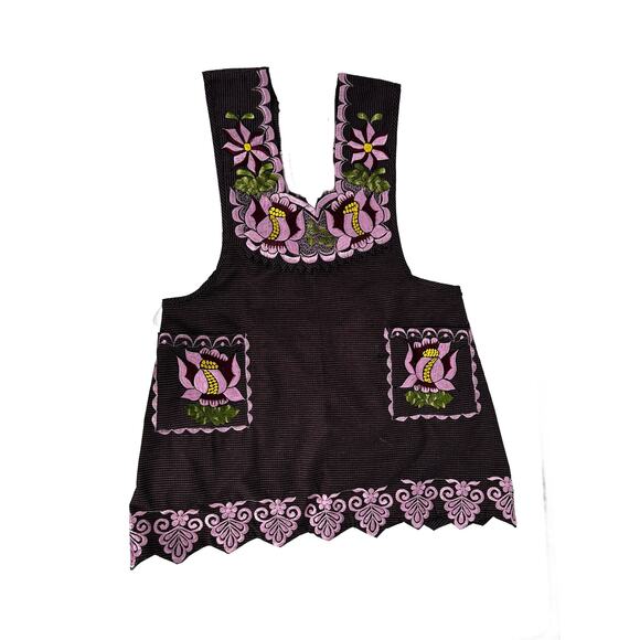 Lila Mexican Embroidered Apron – Basic Handmade Apron with Floral Design - Picture 8 of 8